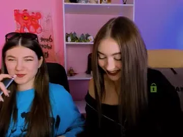 novalovelle – webcam model profile photo Image 16