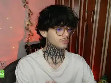 Chelsi16 – webcam model profile photo Image 16