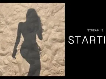 MinniMia – webcam model profile photo Image 14