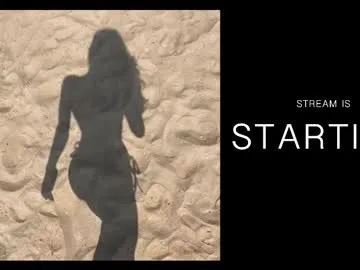 MinniMia – webcam model profile photo Image 15