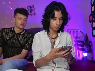 shiny-lily – webcam model profile photo Image 4