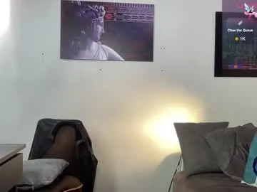 mayadashaaa – webcam model profile photo Image 4