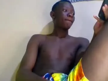 millemimi – webcam model profile photo Image 13