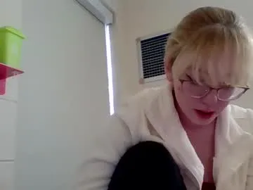 blonde_katie – webcam model profile photo