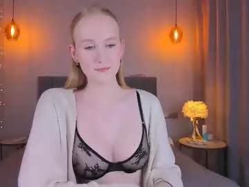 blondiemermaid Image 14