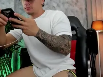 little__sophie18 – webcam model profile photo Image 17