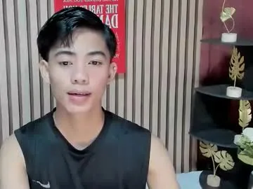 Almondmilka – webcam model profile photo Image 18