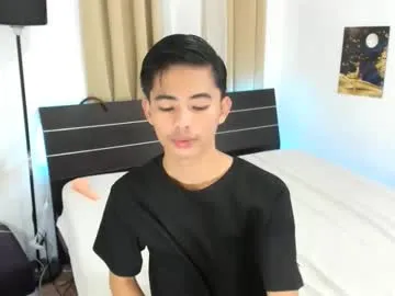 Almondmilka – webcam model profile photo Image 6