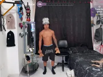 busenok – webcam model profile photo Image 18