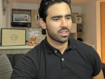 PeachGirl – webcam model profile photo Image 2