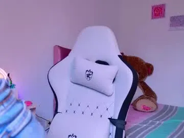 emma_scott_7 – webcam model profile photo Image 3