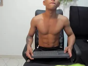 emma_scott_7 – webcam model profile photo Image 11