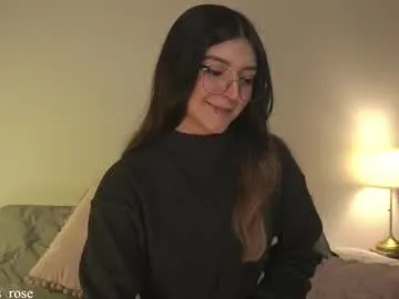 SheOnShe – webcam model profile photo Image 13