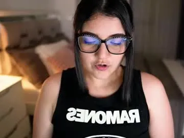 katherinepeti – webcam model profile photo Image 15