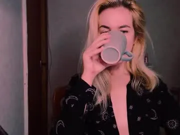 busenok – webcam model profile photo Image 15