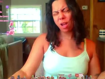 SheOnShe – webcam model profile photo Image 8