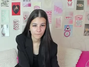 SheOnShe – webcam model profile photo Image 4