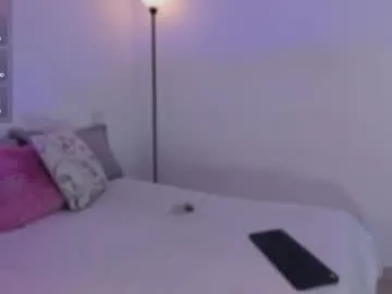 diffgirls1-1 – webcam model profile photo Image 12