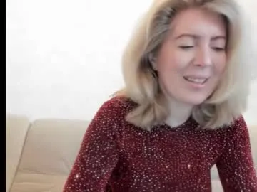 Naughty-Mailey – webcam model profile photo Image 15