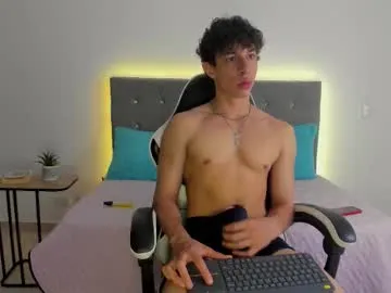 shiny-lily – webcam model profile photo Image 2