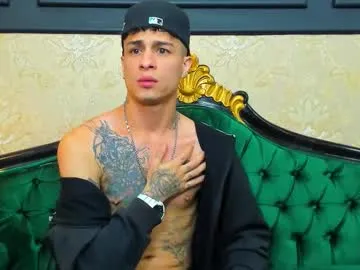 alex_bigclit – webcam model profile photo Image 3