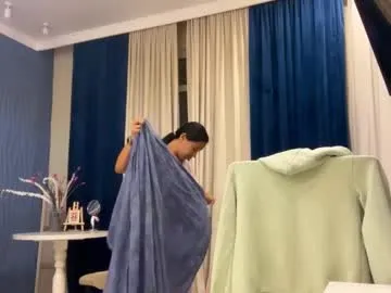 xlunami – webcam model profile photo Image 15