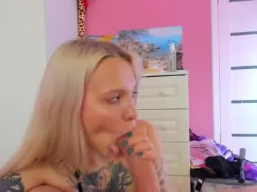 diffgirls1-1 – webcam model profile photo Image 5