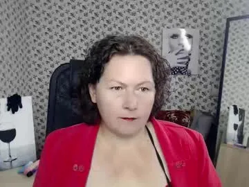 Almondmilka – webcam model profile photo Image 3