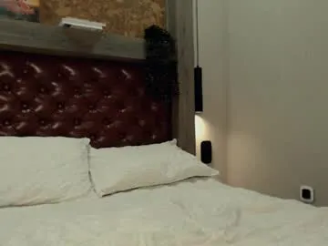 Sun-Moon – webcam model profile photo Image 6