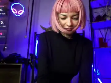 Laranya – webcam model profile photo Image 2