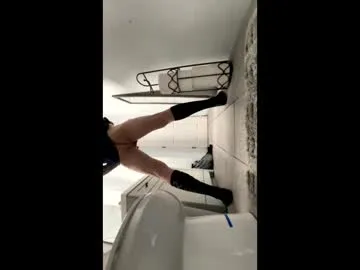 WhoreRobot – webcam model profile photo Image 7