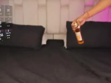 -VikkiL0vesCheese- – webcam model profile photo Image 19