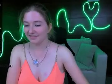 lucy1990xxx – webcam model profile photo Image 6