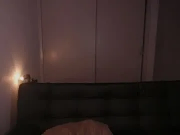 MinniMia – webcam model profile photo Image 3