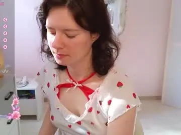 Likachkaa – webcam model profile photo Image 18