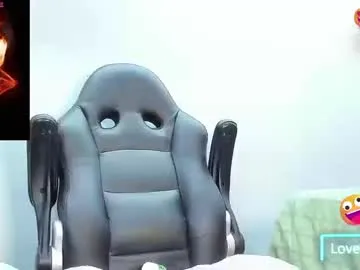 shiny-lily – webcam model profile photo Image 13