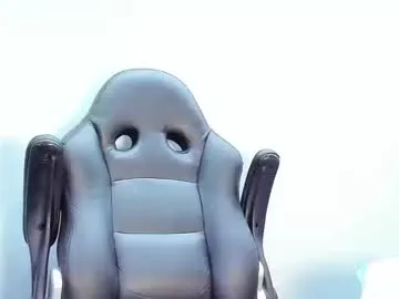 shiny-lily – webcam model profile photo Image 18