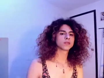 little__sophie18 – webcam model profile photo Image 2