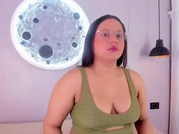 millemimi – webcam model profile photo Image 6