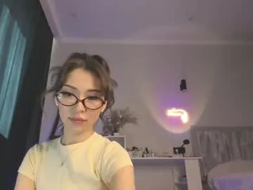 krissone – webcam model profile photo Image 15