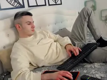 loveuniverse8 – webcam model profile photo Image 2