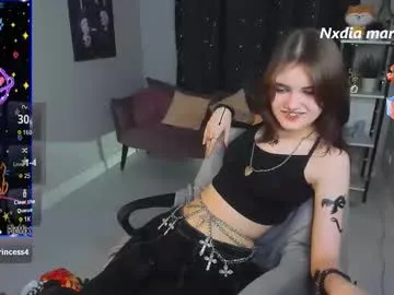 lucy1990xxx – webcam model profile photo Image 16