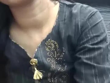 xunybany – webcam model profile photo Image 4