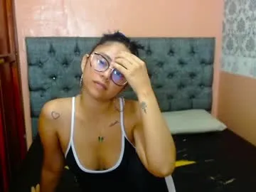 xunybany – webcam model profile photo Image 17