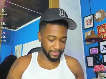 Ellidi – webcam model profile photo Image 19