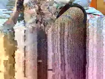 Almondmilka – webcam model profile photo Image 7