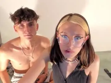 heyhorny_cb – webcam model profile photo Image 11