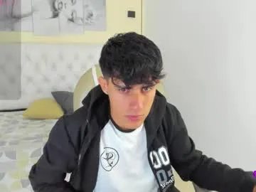 webchrissy – webcam model profile photo Image 2