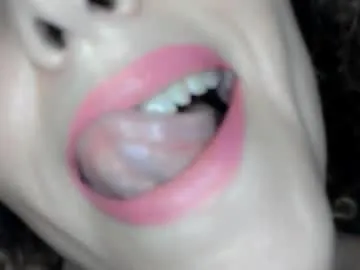 MinniMia – webcam model profile photo Image 14