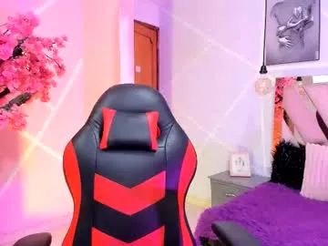 MinniMia – webcam model profile photo Image 4